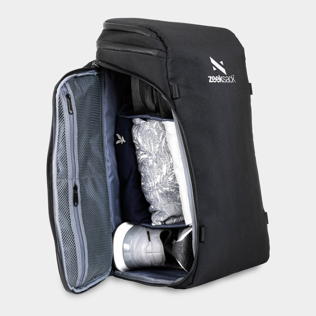 Praktisk ryggsäck med sidoöppning och flyttbara avdelare för en organiserad packning
